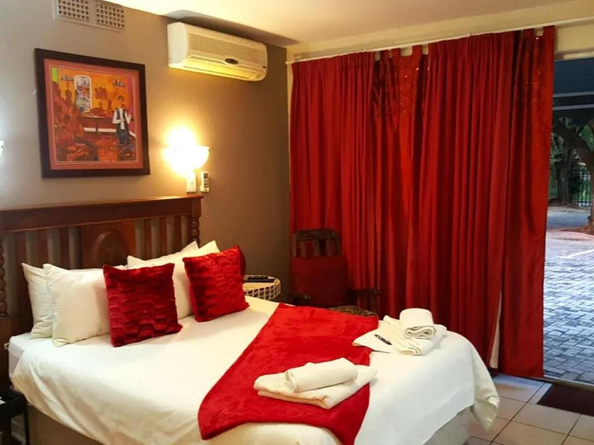 Gemstone Guest House Клерксдорп Екстериор снимка