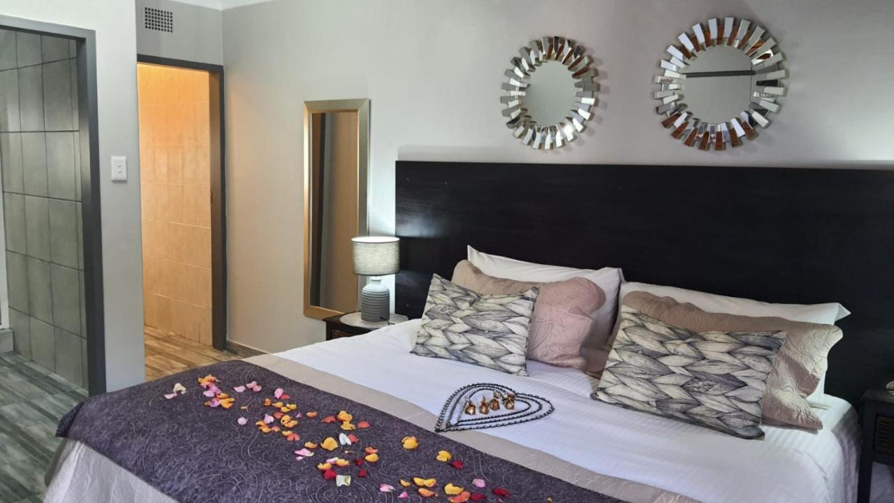 Gemstone Guest House Клерксдорп Екстериор снимка