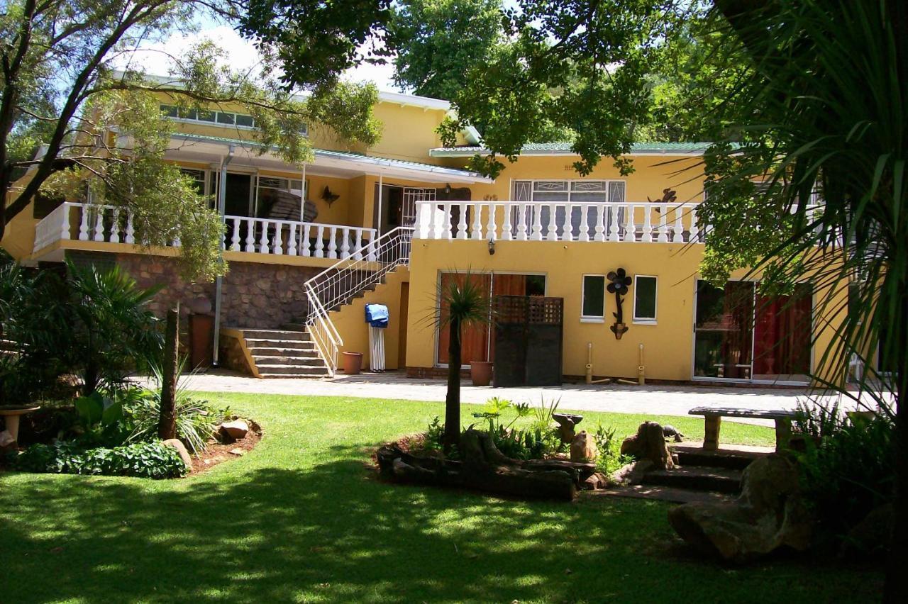 Gemstone Guest House Клерксдорп Екстериор снимка